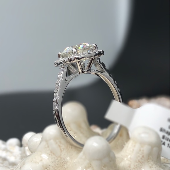 Moissanite ring set with certificate - Picture 10 of 16